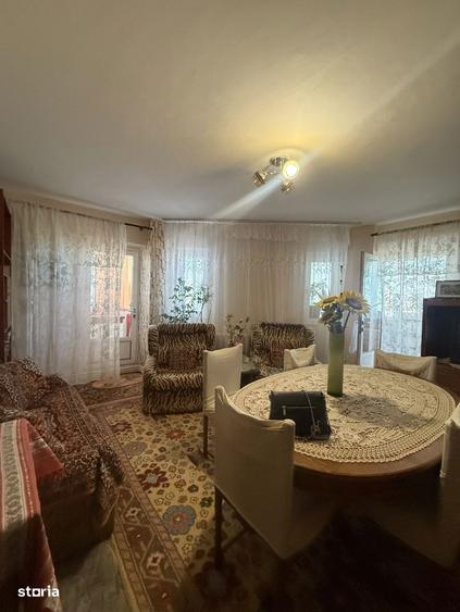 Apartament cu 2 camere decomandat în Far