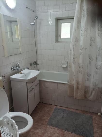 Apartament cu 3 camere decomandat în Semicentral