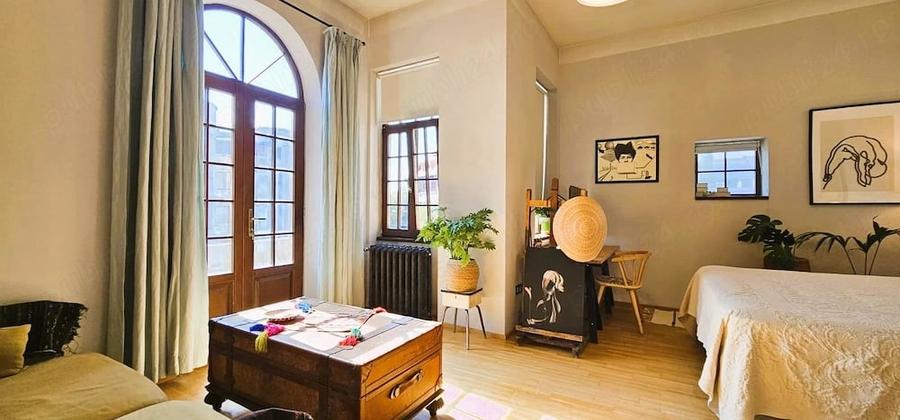 Apartament cu 3 camere decomandat în Central