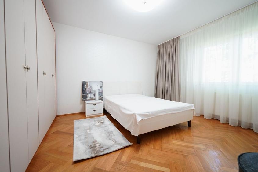 Apartament cu 3 camere, mobilat în Băneasa