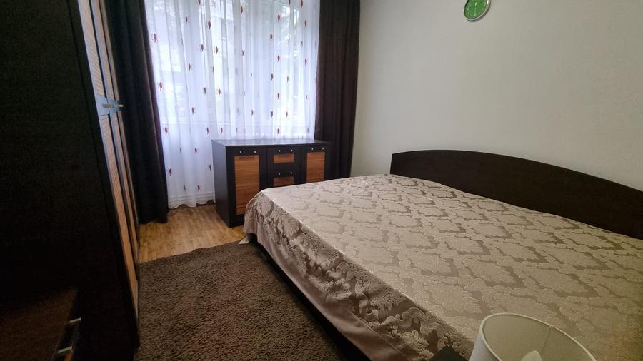 Apartament cu 3 camere decomandat în Berceni