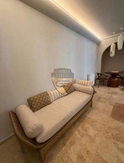 Apartament cu 4 camere semidecomandat, mobilat în Mamaia-Sat