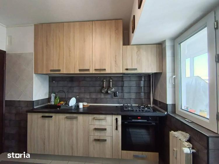 Apartament cu 3 camere decomandat, mobilat în Aviatorilor