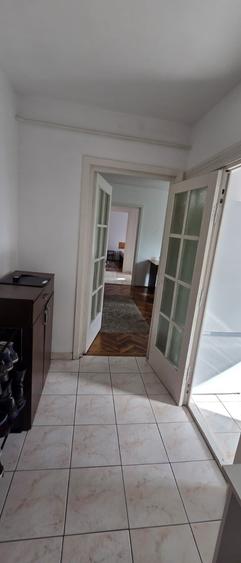 Apartament cu 2 camere semidecomandat în Tipografilor