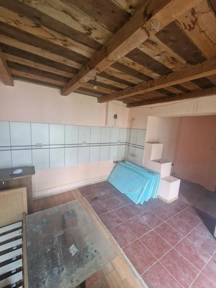 Casă cu 4 camere în Blandiana