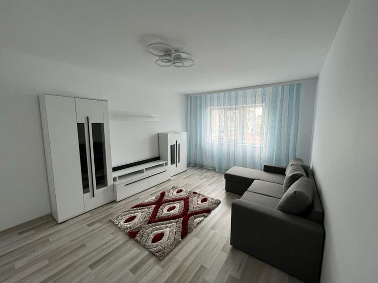 Apartament cu 2 camere decomandat în Exterior Vest
