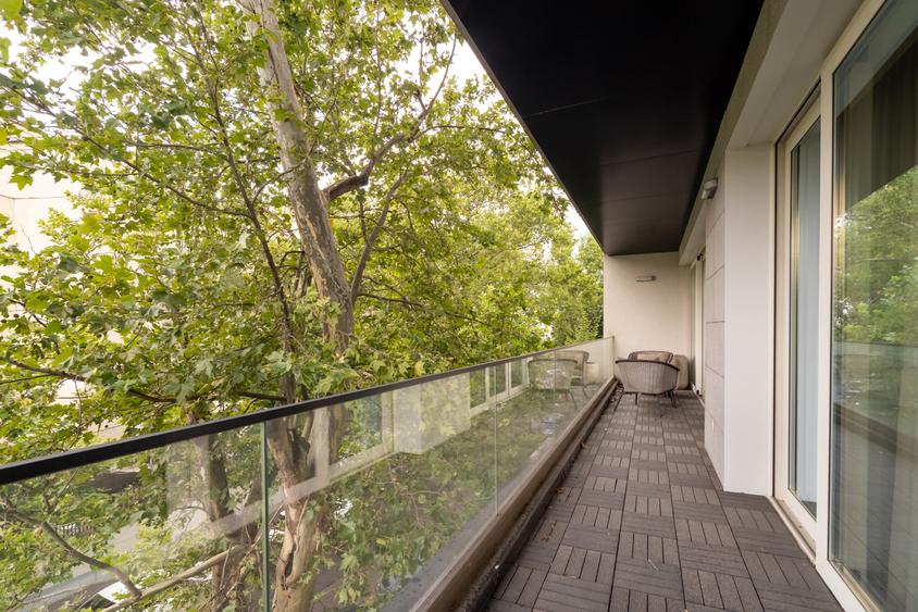 Apartament cu 4 camere decomandat în Dorobanți