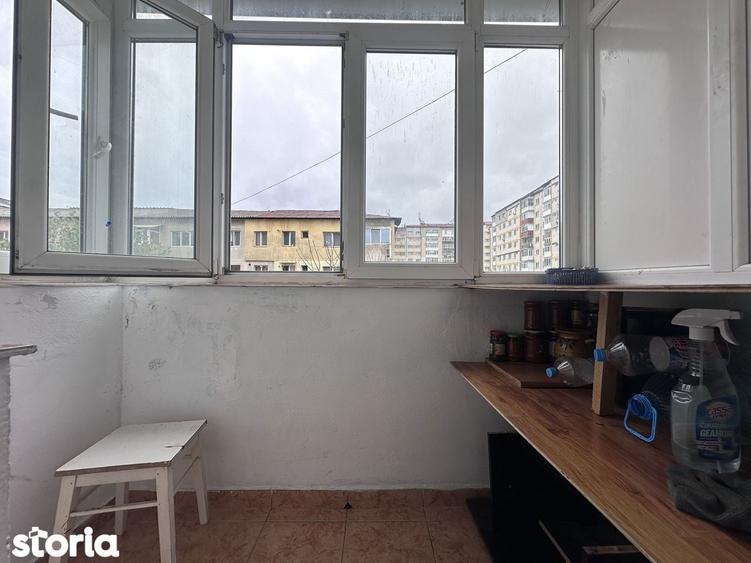 Apartament cu 3 camere în Micro 4