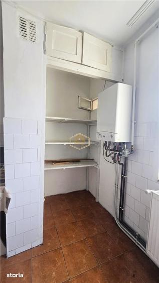Apartament cu 4 camere decomandat în Micro 16