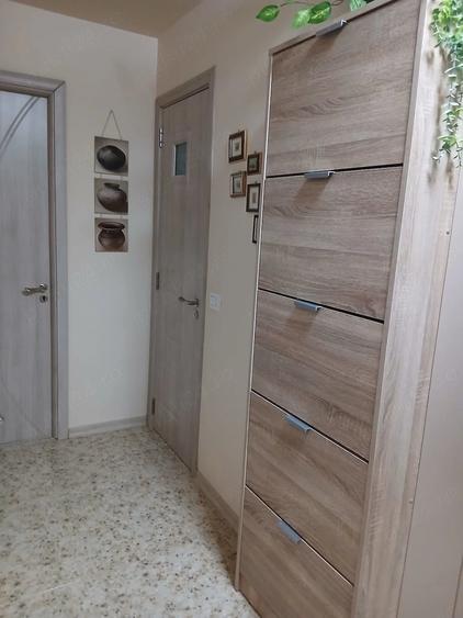 Apartament cu 3 camere decomandat în Orizont