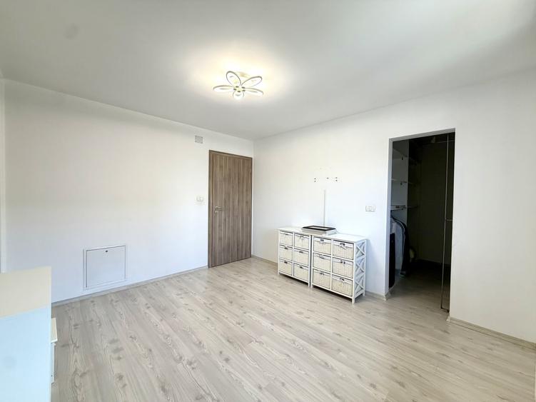 Duplex cu 4 camere cu Canalizare în Dumbrăvița