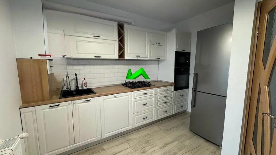 Apartament cu 3 camere decomandat în Hipodrom 3