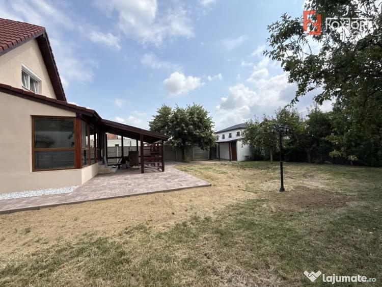 Casă cu 5 camere cu Teren 630 Mp în Dumbrăvița