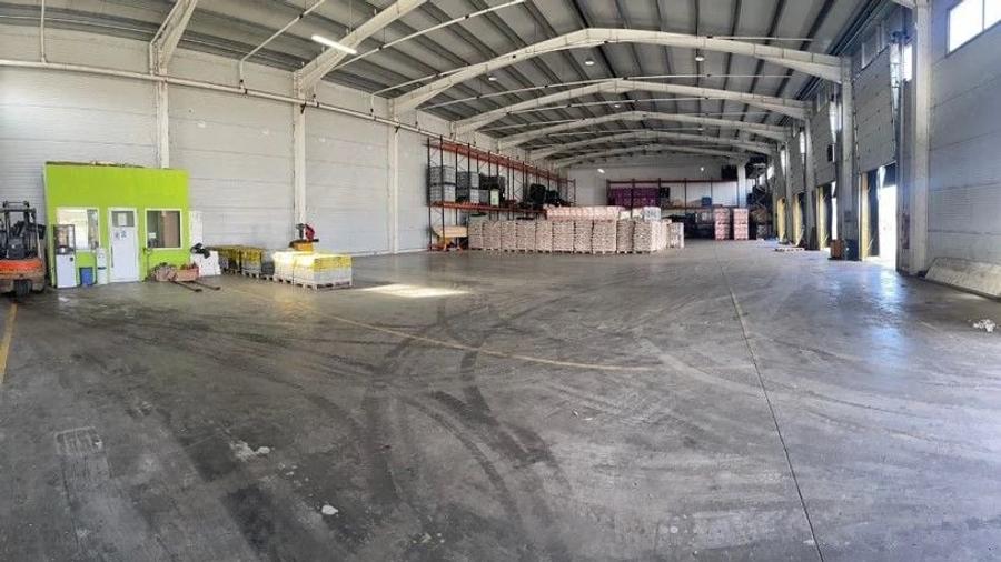 Spațiu comercial, de 3,240 mp, în Periferie
