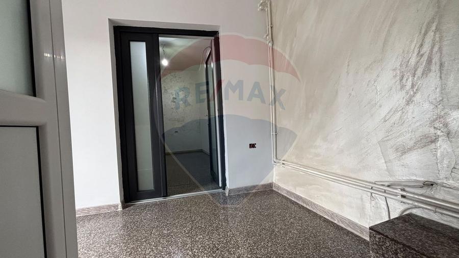 Spațiu comercial, de 38 mp, în Casa de Cultură