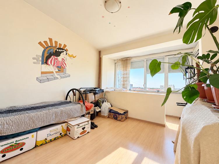Apartament cu 3 camere decomandat în Șagului