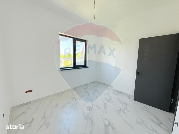 Casă cu 5 camere cu Teren 578 Mp în Cornetu