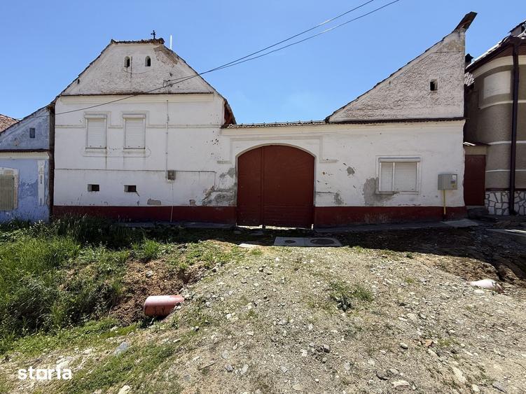 Casă cu 4 camere cu Teren 400 Mp în Poiana Sibiului