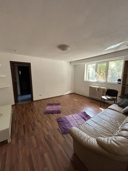 Apartament cu 2 camere semidecomandat în Exterior Vest