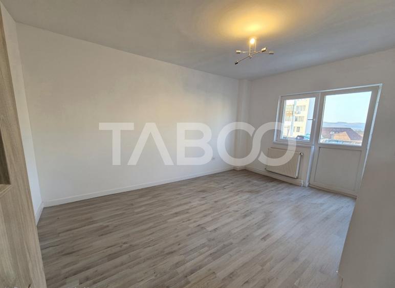 Apartament cu 3 camere decomandat în Mihai Viteazul