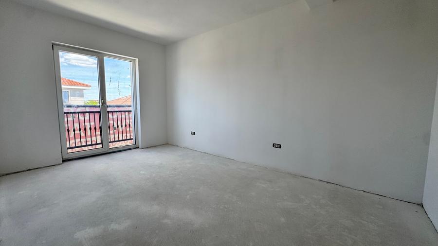 Duplex cu 5 camere cu Canalizare în Giroc
