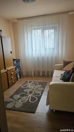 Casă cu 4 camere în Pietroasele