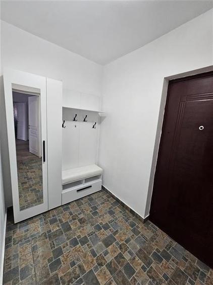 Apartament cu 2 camere semidecomandat, mobilat în Berceni