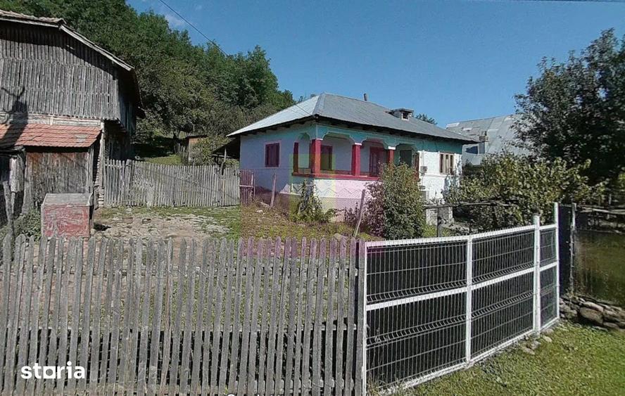 Casă cu 3 camere cu Teren 3410 Mp în Aluniș