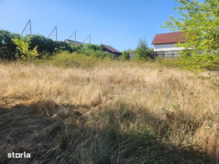 Teren de 1000 mp, în Războieni