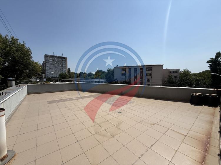 Spațiu comercial, de 660 mp, în Calea Severinului