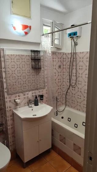 Apartament cu 3 camere semidecomandat, mobilat în Obor