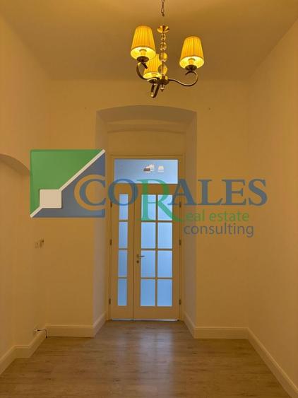 Apartament cu 3 camere semidecomandat în Ultracentral