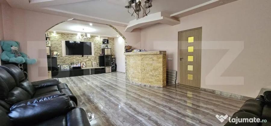 Casă cu 5 camere cu Teren 1300 Mp în Valea
