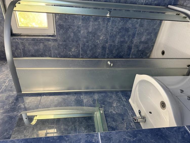 Apartament cu 3 camere semidecomandat în Tineretului