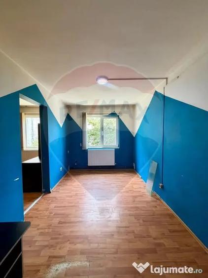 Apartament cu 3 camere semidecomandat în Central