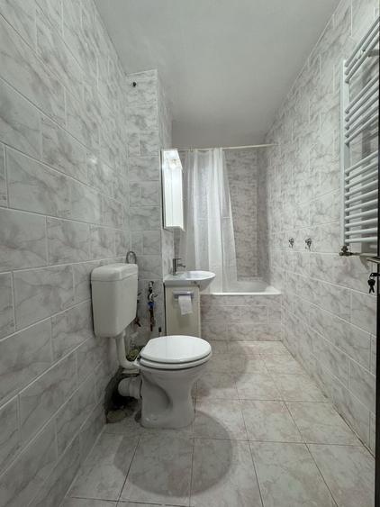 Apartament cu 3 camere decomandat în Rogerius