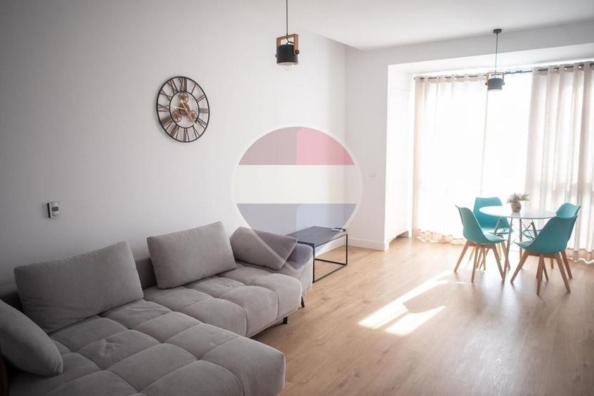 Apartament cu 2 camere semidecomandat, mobilat în Nord