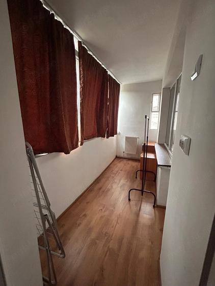 Apartament cu 3 camere decomandat în 1 Mai