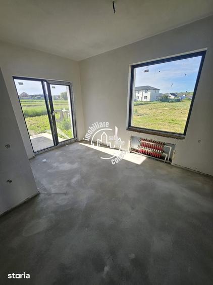 Casă cu 4 camere cu Teren 544 Mp în Vetiș