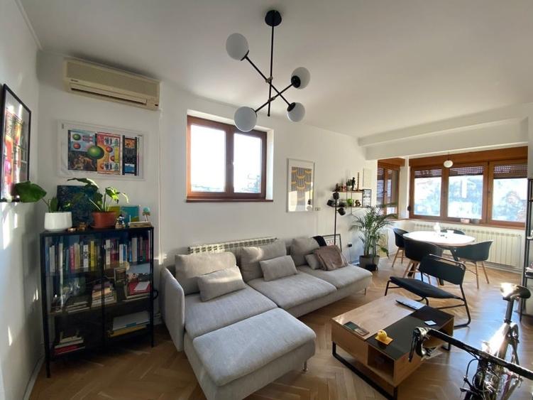 Apartament luminos cu garaj in proprietate - 1