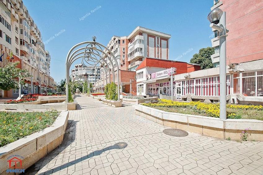 Garsonieră decomandată în Central