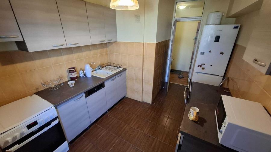 Apartament cu 3 camere decomandat în Dristor