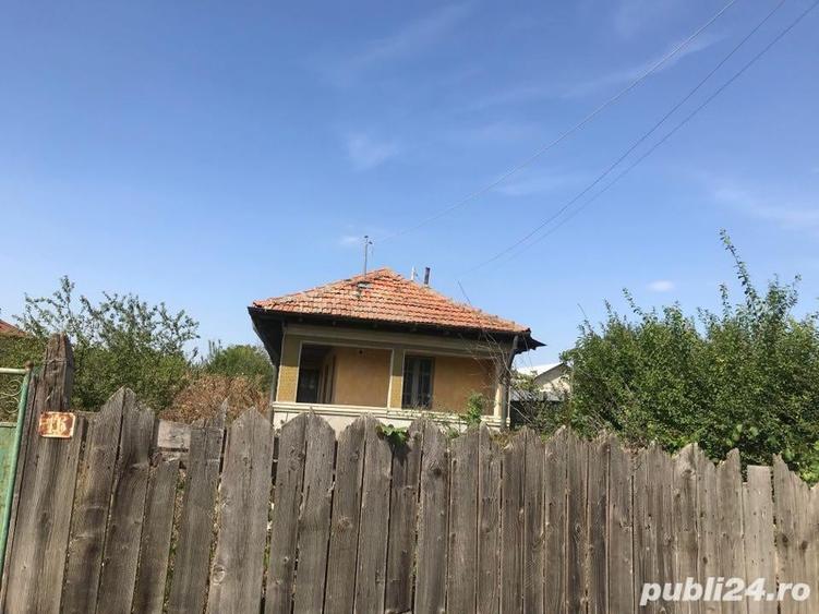 Casă cu 3 camere în Moara Domnească