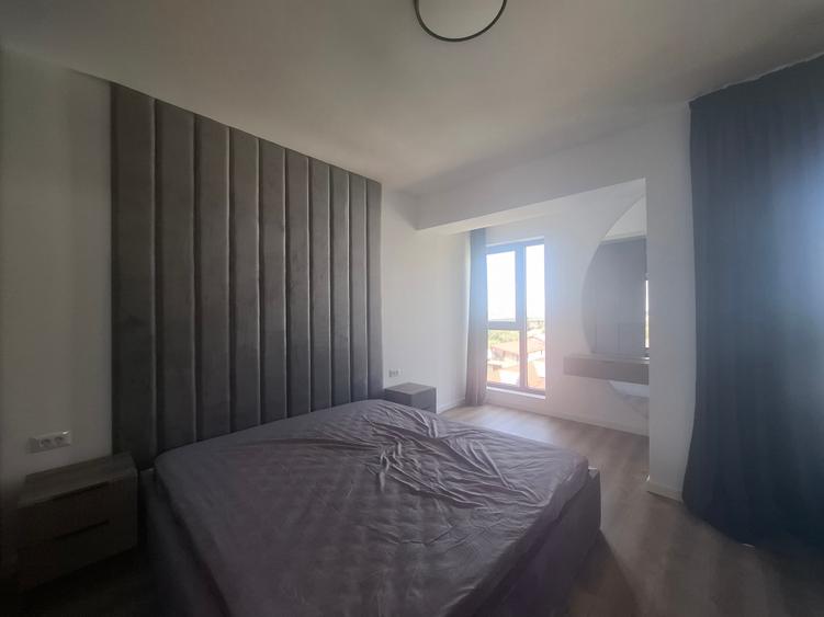 Penthouse cu 3 camere decomandat în Prelungirea Ghencea