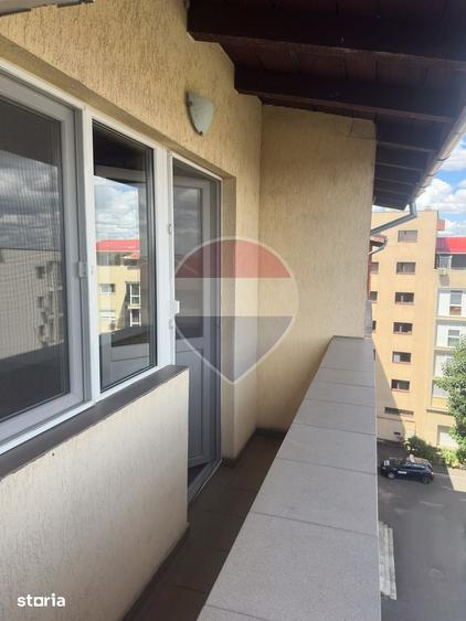 Apartament cu 3 camere decomandat în Sud