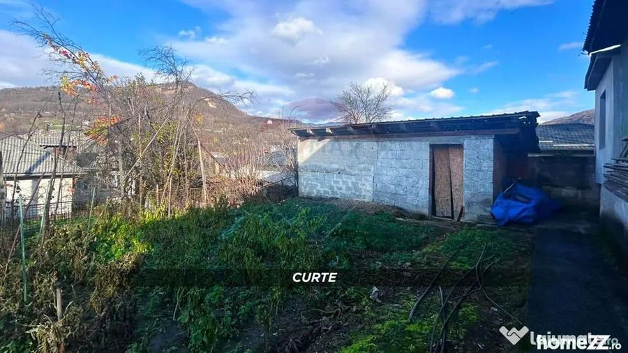 Casă cu 2 camere cu Teren 197 Mp în Central