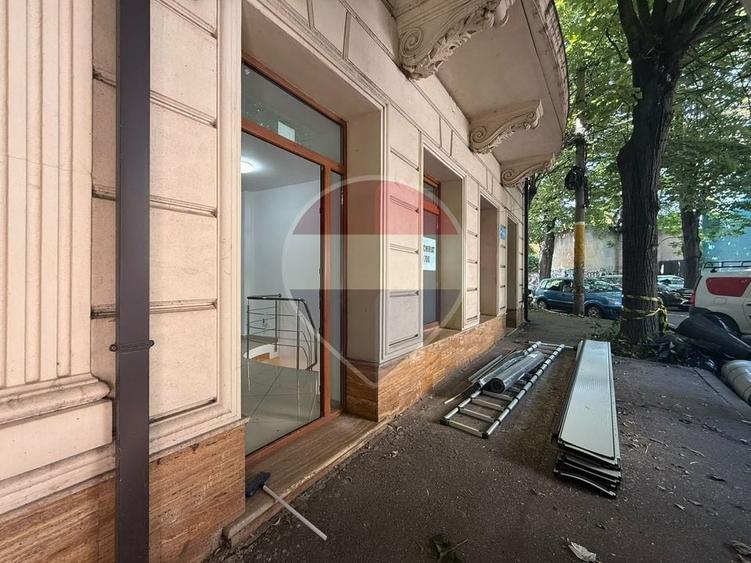 Spațiu comercial, de 74 mp, în Central