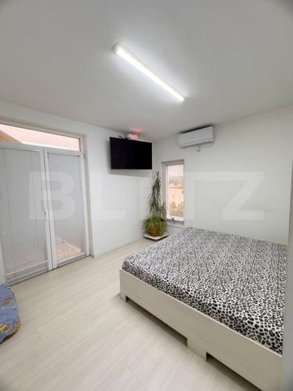 Casă individuală cu 9 camere cu Canalizare în Dâmbul Rotund