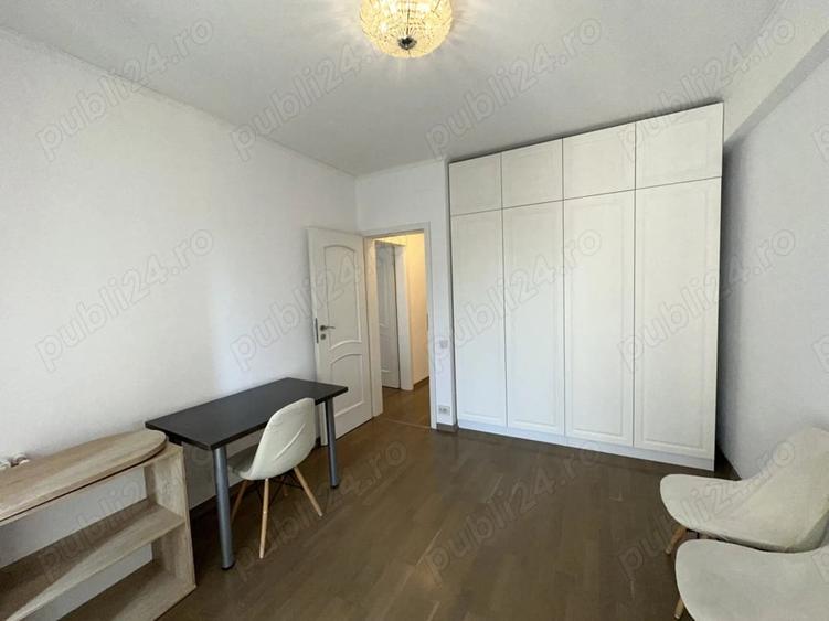 Apartament cu 3 camere semidecomandat, mobilat în Unirii