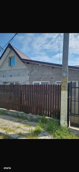 Casă cu 3 camere cu Teren 250 Mp în Central